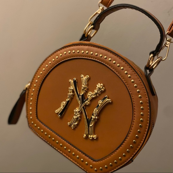 “New York” Women’s Crossbody Bag - Picture 2 of 5